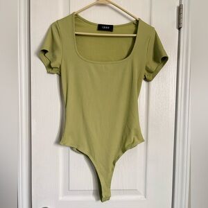 Cider Ribbed Scoop Neck Bodysuit - Pear/Olive Green - Size Large